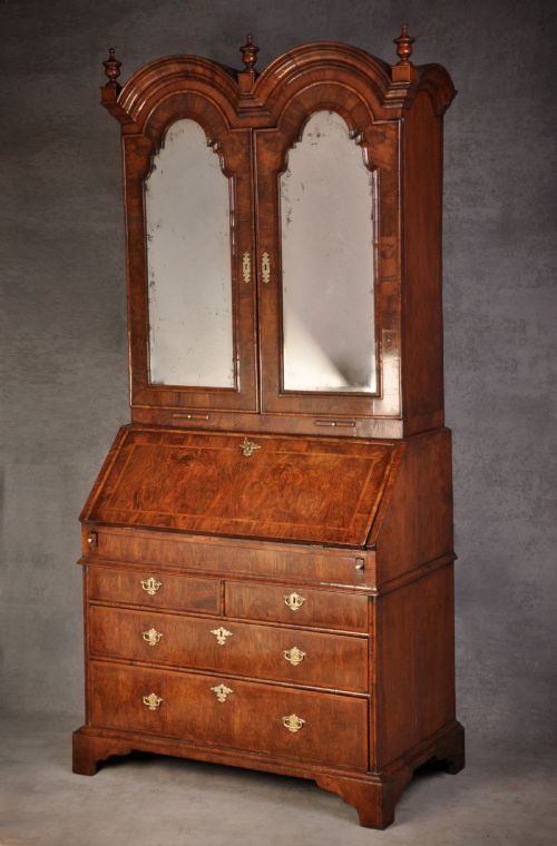 EARLY 18TH CENTURY WALNUT BUREAU BOOKCASE - ADDITIONAL PHOTO 1