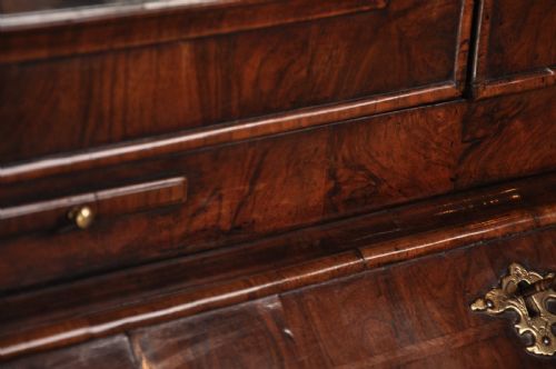 EARLY 18TH CENTURY WALNUT BUREAU BOOKCASE - ADDITIONAL PHOTO 10