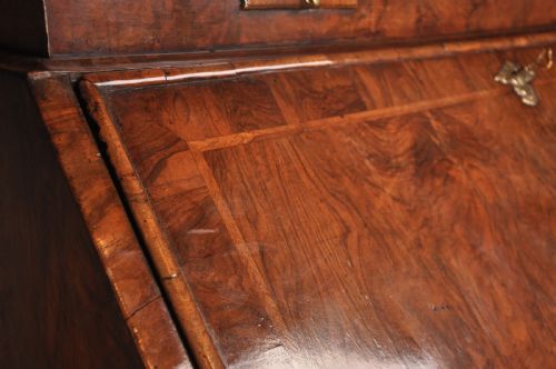 EARLY 18TH CENTURY WALNUT BUREAU BOOKCASE - ADDITIONAL PHOTO 11