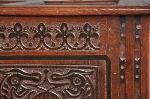 17TH CENTURY PANELLED OAK COFFER - ADDITIONAL PHOTO 3