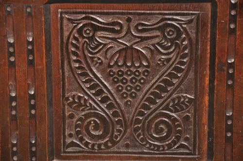 17TH CENTURY PANELLED OAK COFFER - ADDITIONAL PHOTO 5