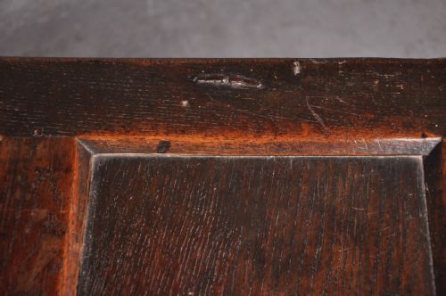 17TH CENTURY PANELLED OAK COFFER - ADDITIONAL PHOTO 6