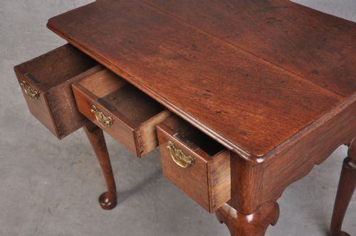 18TH CENTURY RED WALNUT LOWBOY - ADDITIONAL PHOTO 5