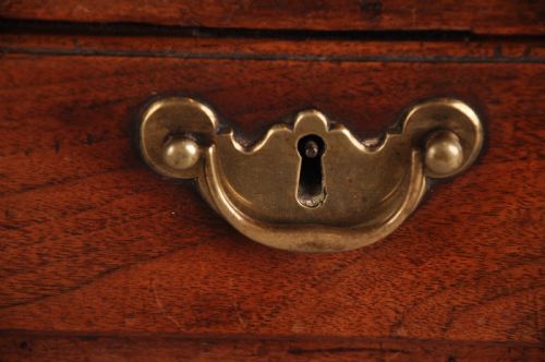 18TH CENTURY RED WALNUT LOWBOY - ADDITIONAL PHOTO 9