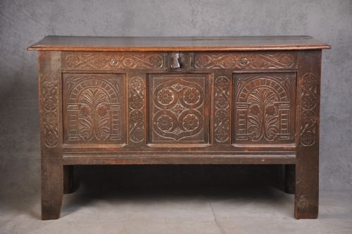 17TH CENTURY OAK COFFER - ADDITIONAL PHOTO 9