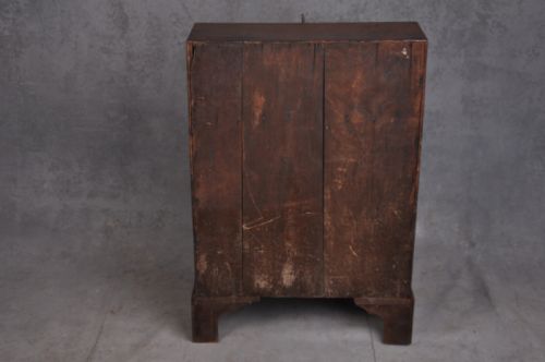 SMALL EARLY 18TH CENTURY OAK BUREAU - ADDITIONAL PHOTO 6