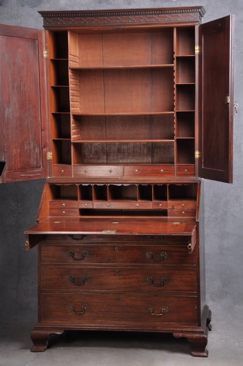 FINE 18TH CENTURY MAHOGANY BUREAU BOOKCASE - ADDITIONAL PHOTO 1