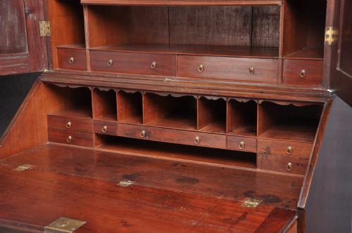 FINE 18TH CENTURY MAHOGANY BUREAU BOOKCASE - ADDITIONAL PHOTO 2