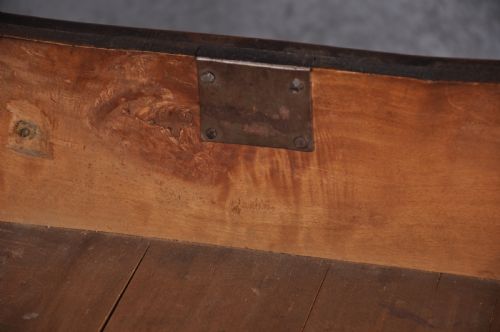 FINE EARLY 18TH CENTURY WALNUT CHEST OF DRAWERS OF SMALL PROPORTIONS - ADDITIONAL PHOTO 7