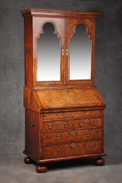 17th century burr walnut bureau cabinet - CATEGORY: ANTIQUE BUREAU - DATED 17TH CENTURY