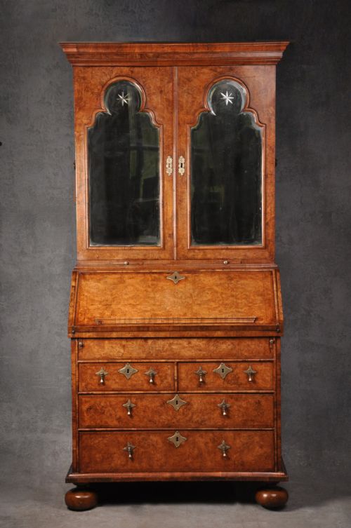17TH CENTURY BURR WALNUT BUREAU CABINET - ADDITIONAL PHOTO 1
