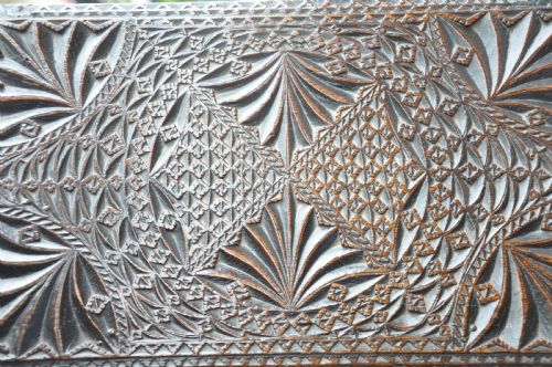 17TH CENTURY OAK CHIP CARVED BOX - ADDITIONAL PHOTO 7