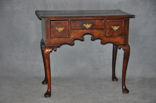 early 18th century oak lowboy - CATEGORY: ANTIQUE FURNITURE - DATED 18TH CENTURY