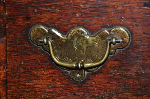 EARLY 18TH CENTURY OAK LOWBOY - ADDITIONAL PHOTO 2
