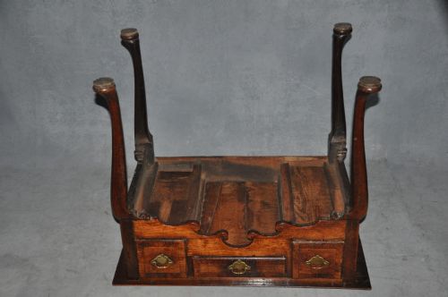 EARLY 18TH CENTURY OAK LOWBOY - ADDITIONAL PHOTO 7