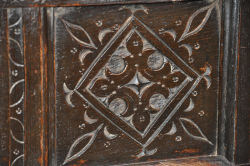 SMALL 17TH CENTURY PANELLED OAK COFFER - ADDITIONAL PHOTO 6