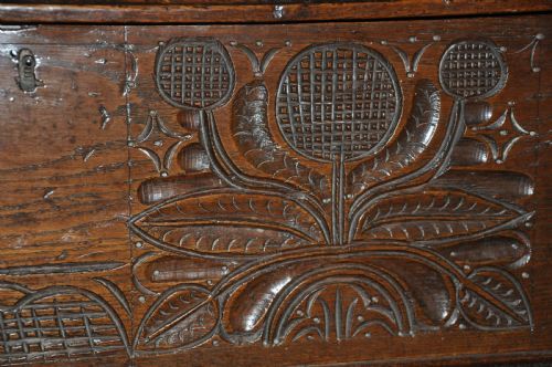 SMALL 17TH CENTURY PLANK COFFER - ADDITIONAL PHOTO 7