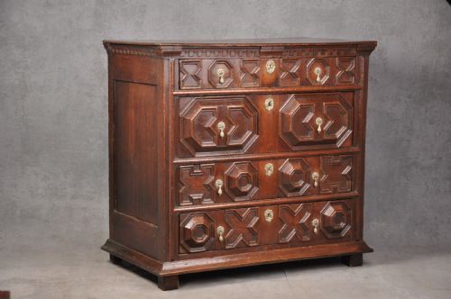 17TH CENTURY GEOMETRIC CHEST OF DRAWERS - ADDITIONAL PHOTO 10