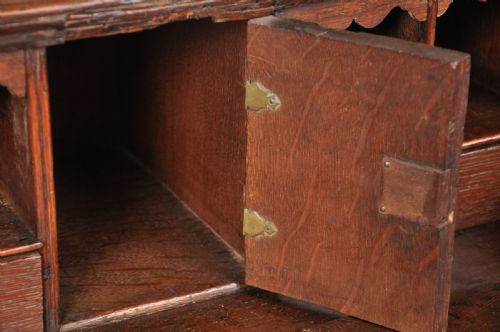 18TH CENTURY QUEEN ANNE OAK BUREAU - ADDITIONAL PHOTO 9