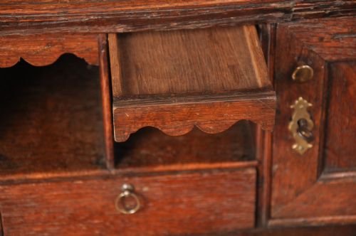 18TH CENTURY QUEEN ANNE OAK BUREAU - ADDITIONAL PHOTO 11