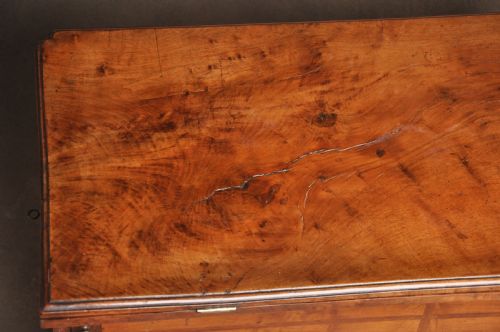 EARLY 18TH CENTURY WALNUT BACHELORS CHEST - ADDITIONAL PHOTO 2