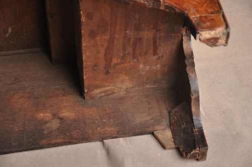EARLY 18TH CENTURY WALNUT BACHELORS CHEST - ADDITIONAL PHOTO 12