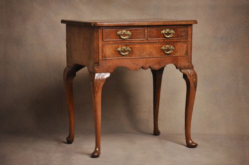 SMALL 18TH CENTURY WALNUT LOWBOY - ADDITIONAL PHOTO 1