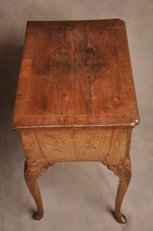SMALL 18TH CENTURY WALNUT LOWBOY - ADDITIONAL PHOTO 4