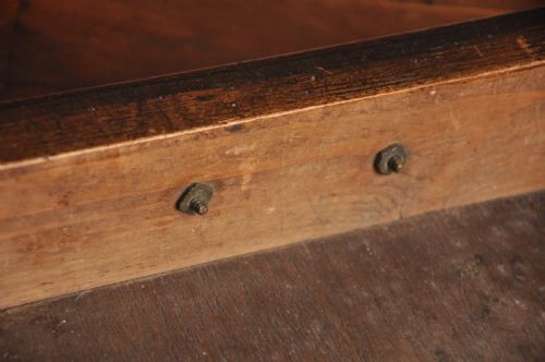 SMALL 18TH CENTURY WALNUT LOWBOY - ADDITIONAL PHOTO 6