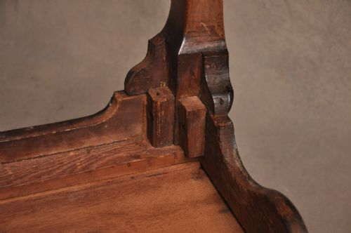 SMALL 18TH CENTURY WALNUT LOWBOY - ADDITIONAL PHOTO 9