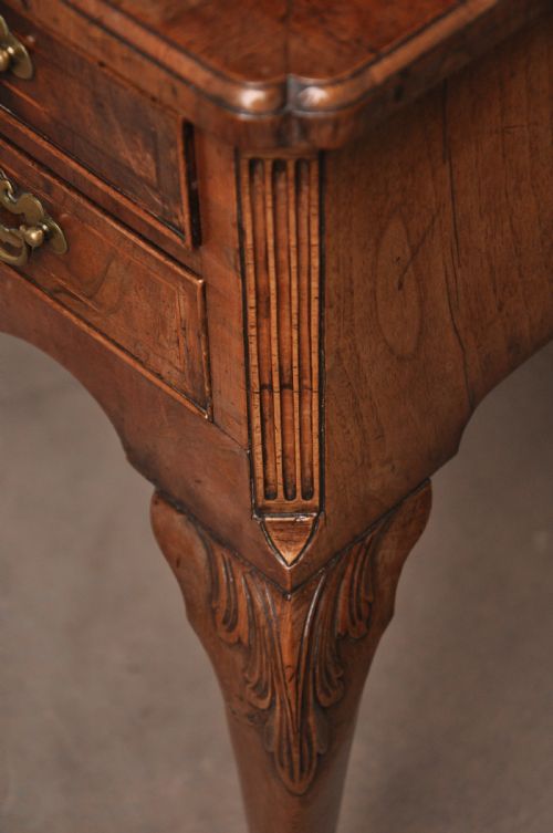 SMALL 18TH CENTURY WALNUT LOWBOY - ADDITIONAL PHOTO 12
