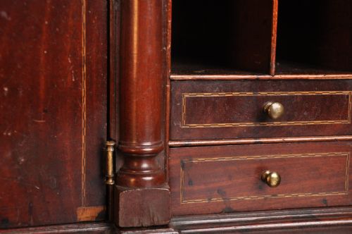 FINE 18TH CENTURY MAHOGANY BUREAU - ADDITIONAL PHOTO 8