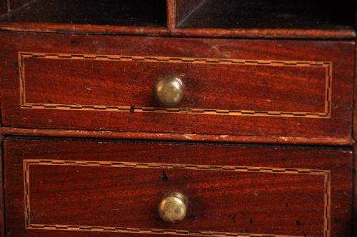 FINE 18TH CENTURY MAHOGANY BUREAU - ADDITIONAL PHOTO 9