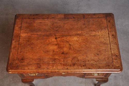 FINE EARLY 18TH CENTURY WALNUT LOWBOY - ADDITIONAL PHOTO 1