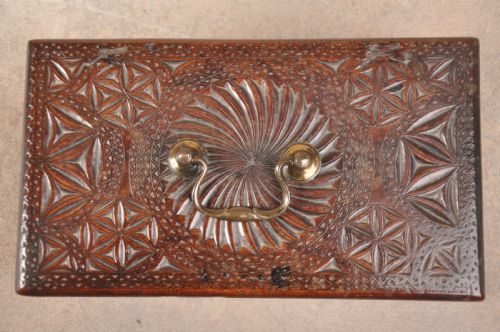 17TH CENTURY CHIP CARVED BOX - ADDITIONAL PHOTO 5