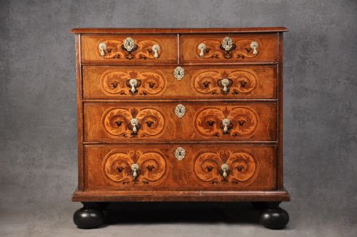 17th century marquetry chest of drawers - CATEGORY: ANTIQUE CHEST OF DRAWERS - DATED 17TH CENTURY