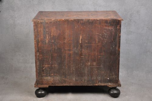 17TH CENTURY MARQUETRY CHEST OF DRAWERS - ADDITIONAL PHOTO 7