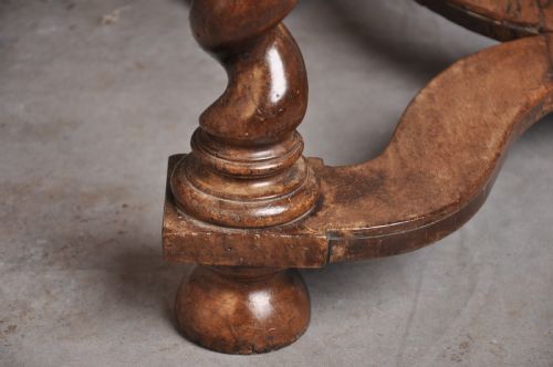 17TH CENTURY WALNUT SIDE TABLE - ADDITIONAL PHOTO 3
