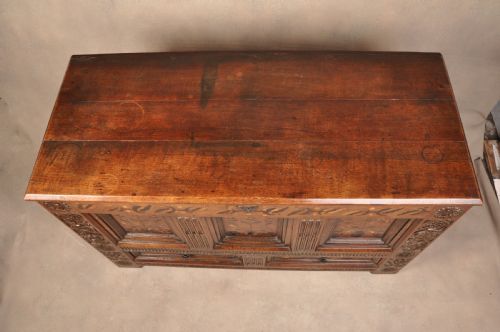 17TH CENTURY YORKSHIRE COFFER - ADDITIONAL PHOTO 4