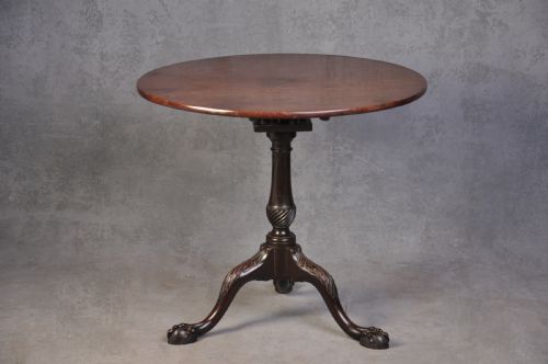 FINE 18TH CENTURY MAHOGANY CHIPPENDALE TABLE - ADDITIONAL PHOTO 9