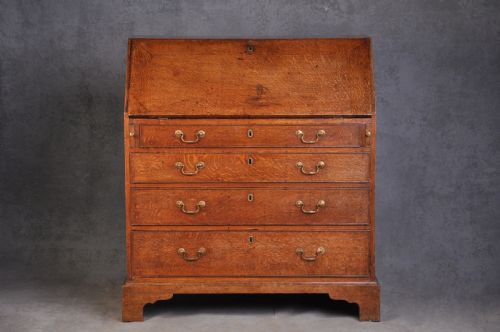 18th century oak bureau - CATEGORY: ANTIQUE BUREAU - DATED 18TH CENTURY