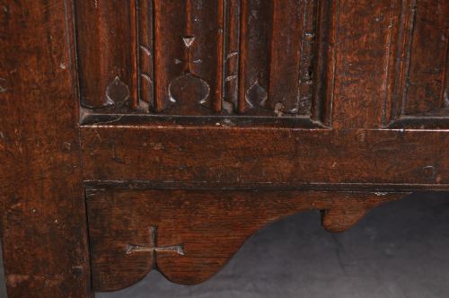 16TH CENTURY OAK COFFER - ADDITIONAL PHOTO 3
