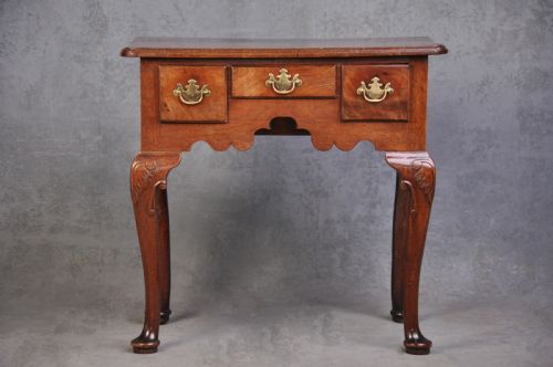 early 18th century walnut lowboy - CATEGORY: ANTIQUE FURNITURE - DATED 18TH CENTURY