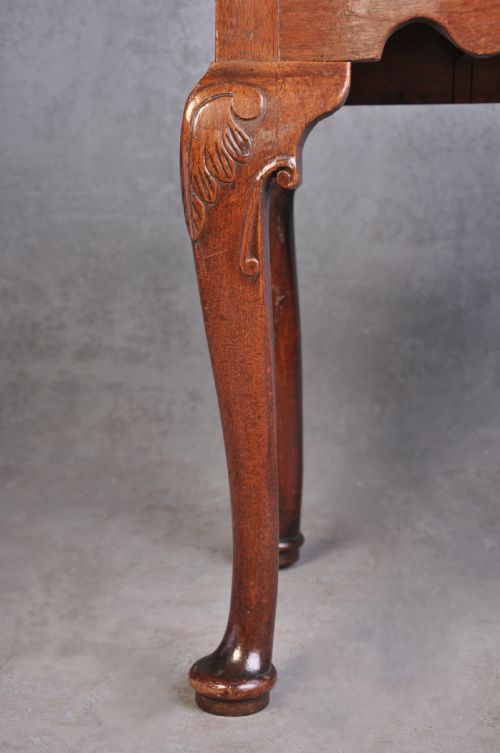 EARLY 18TH CENTURY WALNUT LOWBOY - ADDITIONAL PHOTO 6