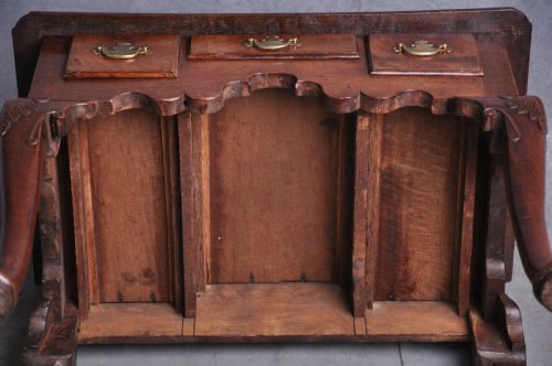 EARLY 18TH CENTURY WALNUT LOWBOY - ADDITIONAL PHOTO 12