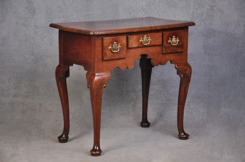 EARLY 18TH CENTURY WALNUT LOWBOY - ADDITIONAL PHOTO 13