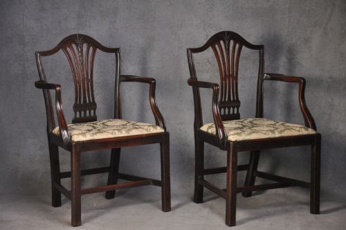 PAIR OF 18TH CENTURY MAHOGANY HEPPLEWHITE ARMCHAIRS - ADDITIONAL PHOTO 9
