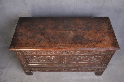 RARE 17TH CENTURY OAK COFFER - ADDITIONAL PHOTO 2