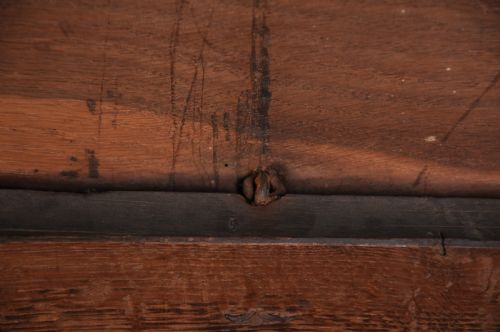 RARE 17TH CENTURY OAK COFFER - ADDITIONAL PHOTO 5