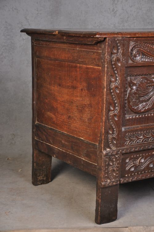 RARE 17TH CENTURY OAK COFFER - ADDITIONAL PHOTO 8
